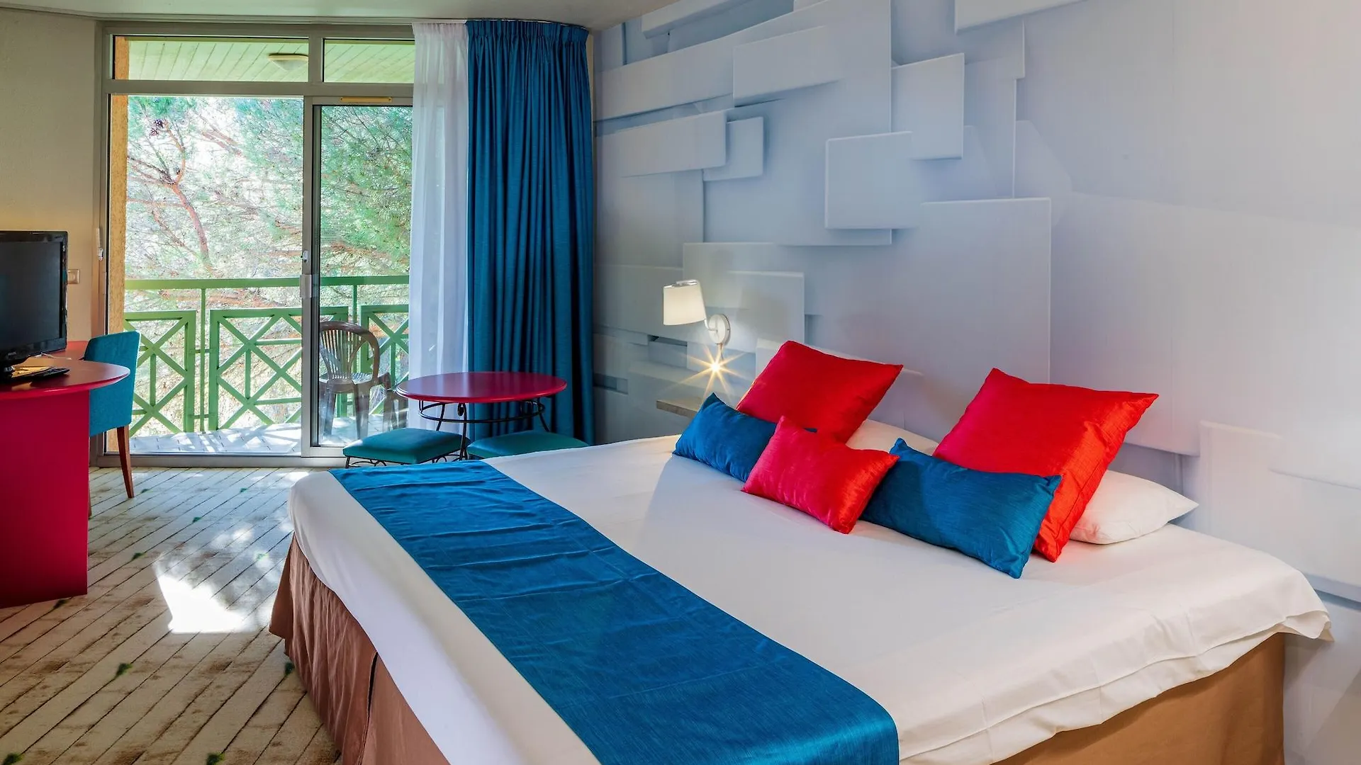 Garrigae Domaine De L'Esterel - Piscine & Spa Cinq Mondes Saint-Raphael  Saint-Raphael (Var)